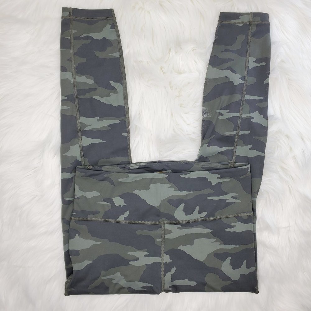 NWOT Athleta Green Ultimate Camo Leggings - Picture 5 of 8